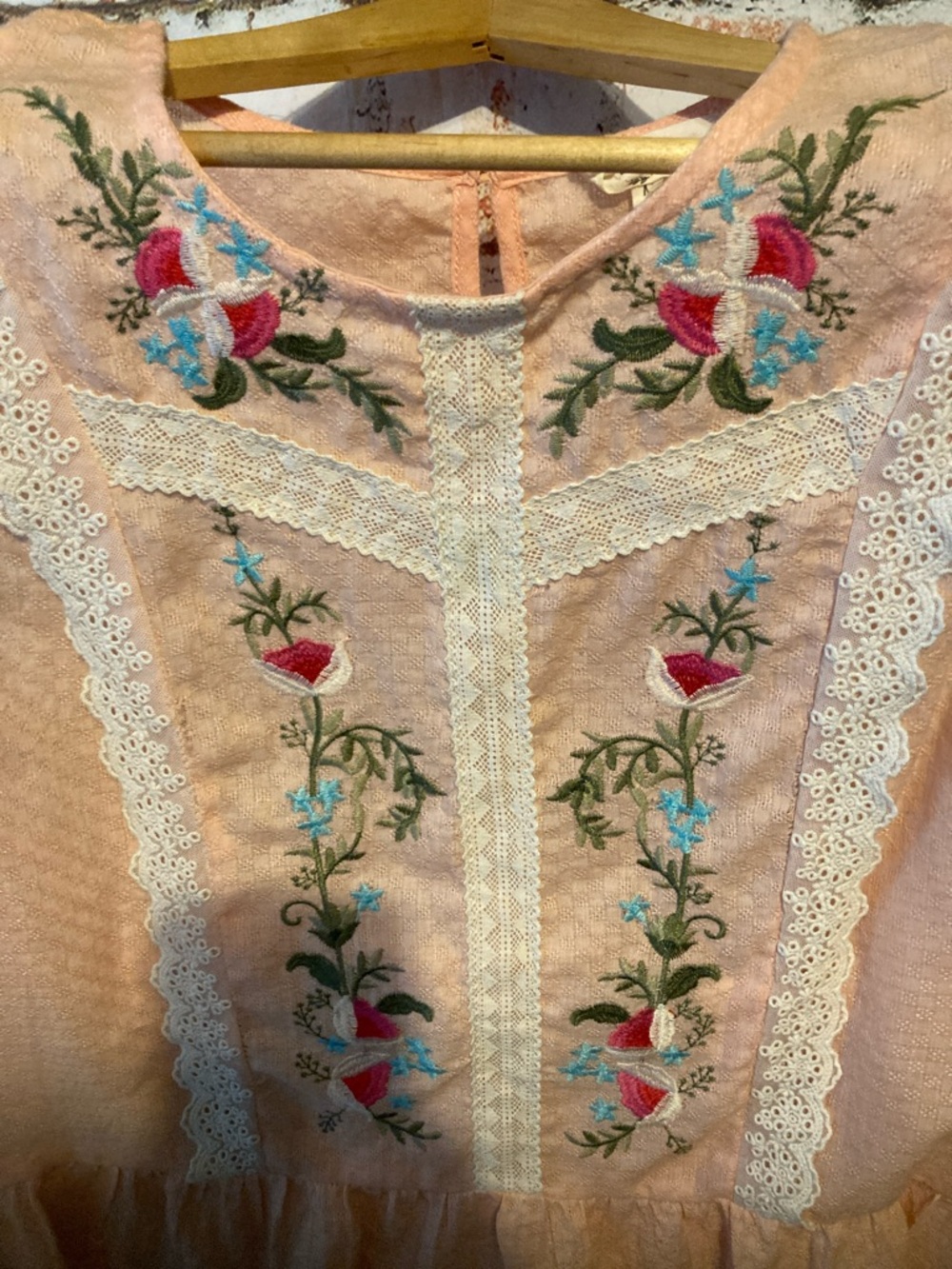 entro Peach Embroidered Lace-Trim Peplum Tunic - Picture 9 of 12